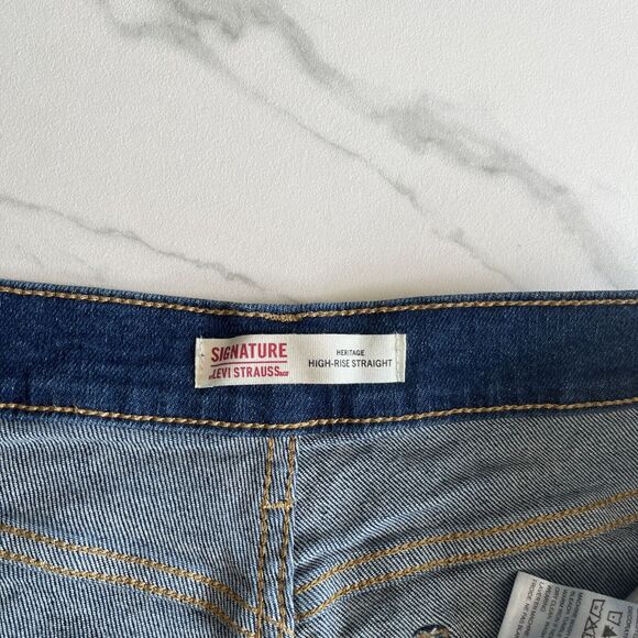 Signature by Levi Strauss Heritage High Rise Straight Leg Jeans Women's Size 33 - Picture 3 of 15